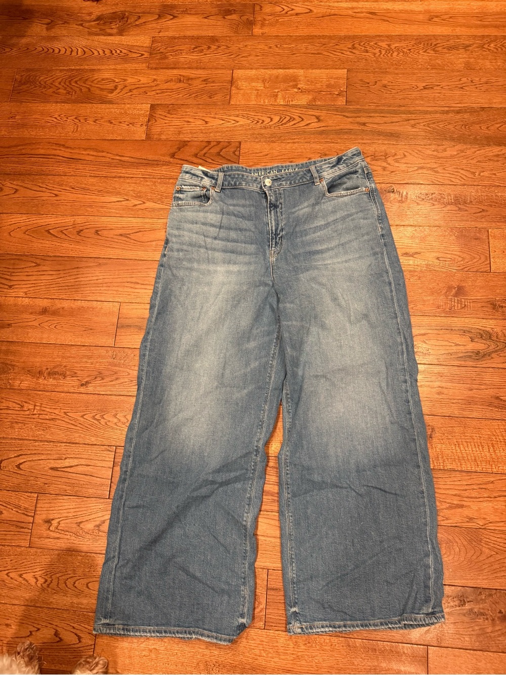 American Eagle High-Waisted Baggy Wide-Leg Jean - Blue - Picture 4 of 7